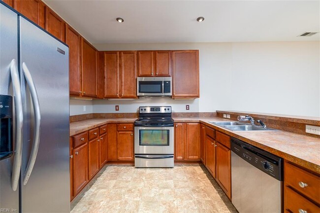 Building Photo - 5212 Nuthall Dr