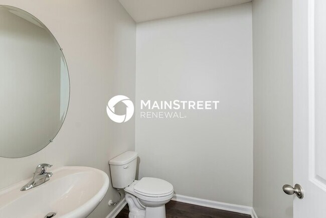 Building Photo - 4 Bedroom Pet-Friendly Home in Clinton, TN with Main Street Renewal