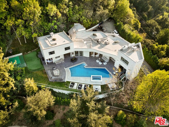 Building Photo - 2666 Hutton Dr