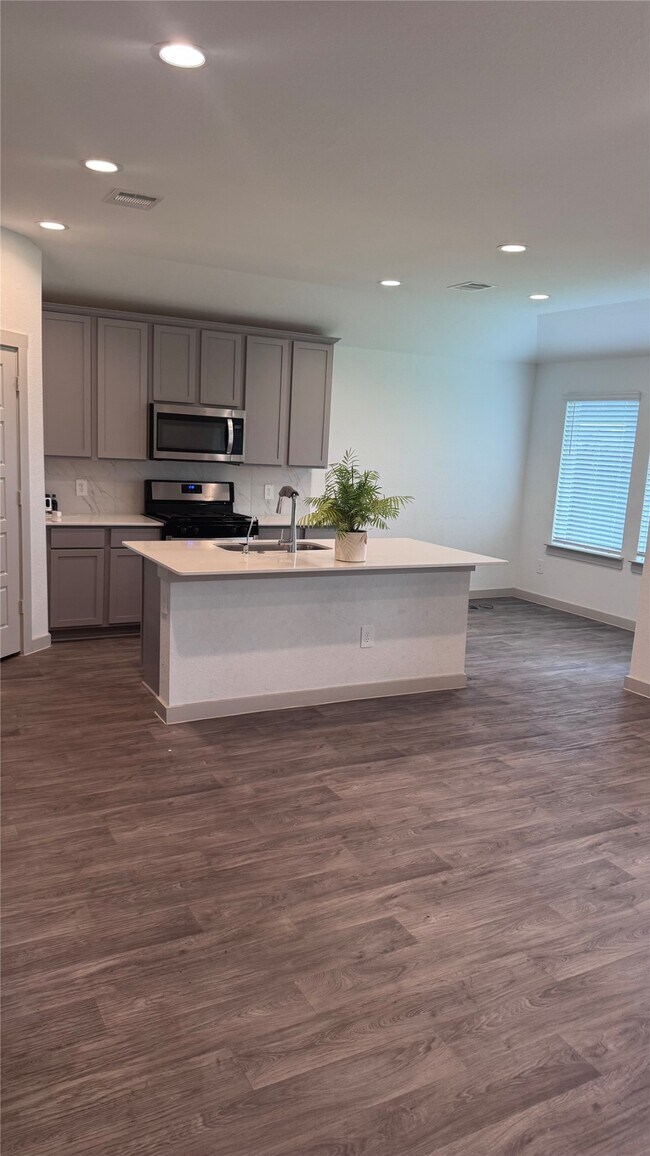 Building Photo - 7807 Cattleman Vly Dr