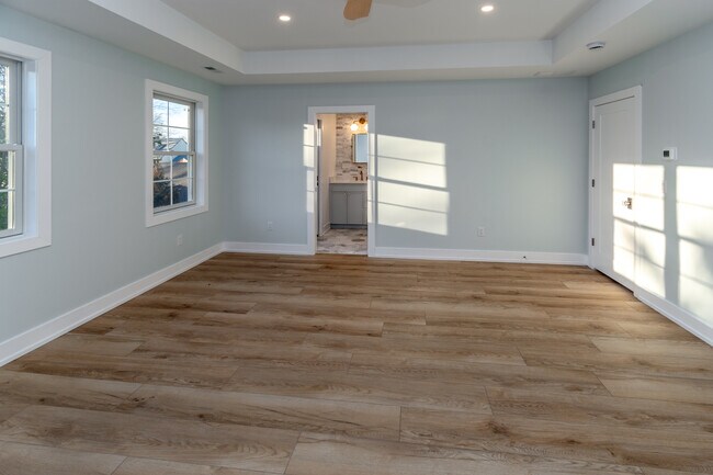 Building Photo - 17 Wilson St