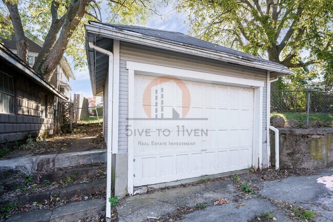 Building Photo - 1109 Creighton Ave