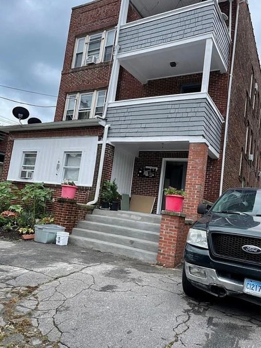 Primary Photo - 757 Hancock Ave