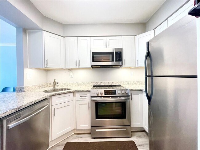 Building Photo - 2870 Pharr Ct S Northwest