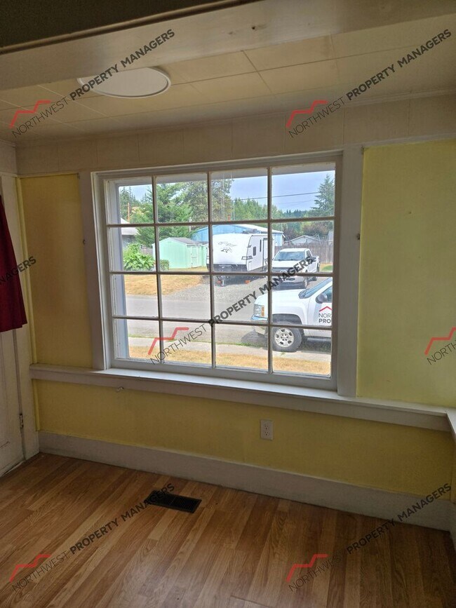 Building Photo - STATUS: AVAILABLE | R337 | $1795
