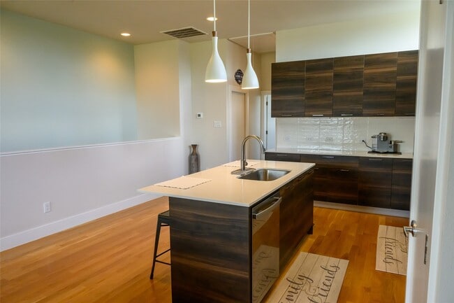 Building Photo - 4618 Nichols St