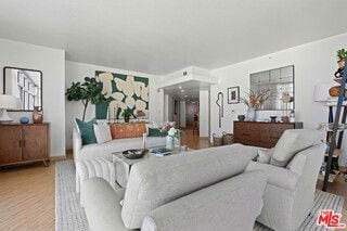 Building Photo - 13700 Marina Pointe Dr