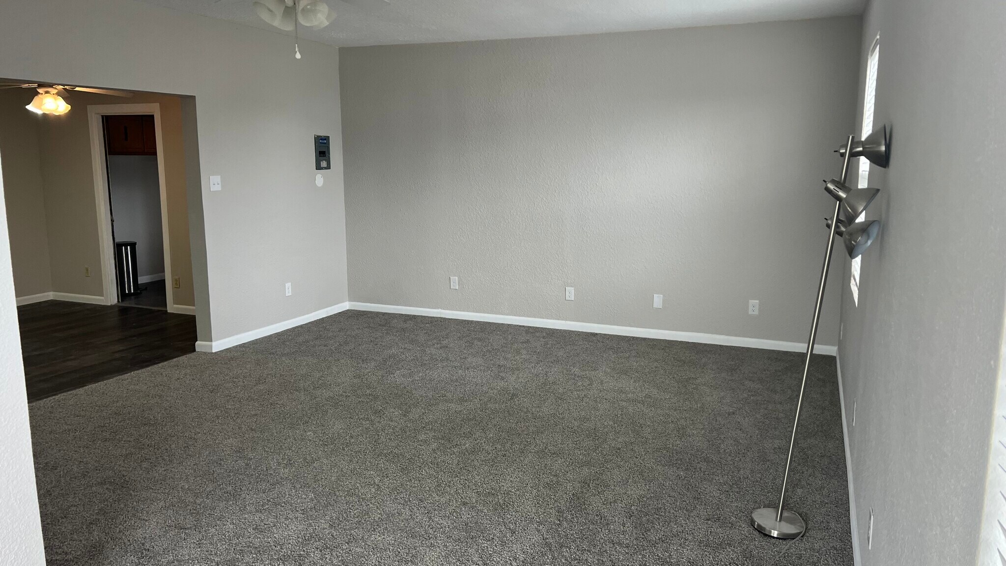 Building Photo - 3708 Sierra Vista Dr