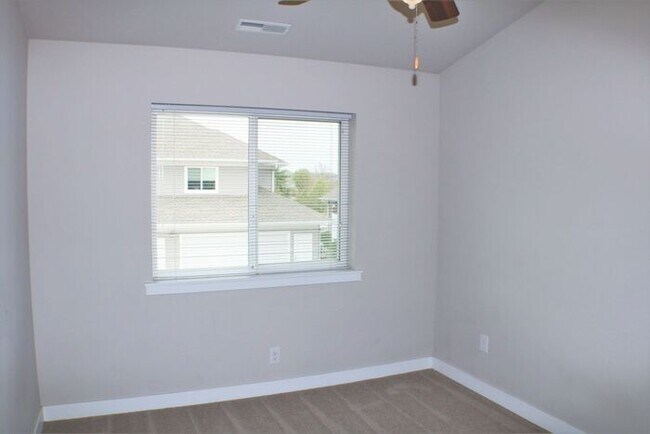 Building Photo - $2,000 | 3 Bedroom, 3 Bathroom Townhome | Pet Friendly | Available for August 1st, 2026 Move In!