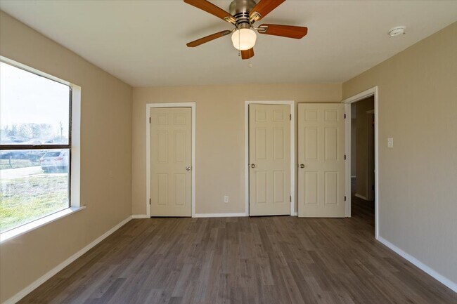 Building Photo - 5851 Southtown St