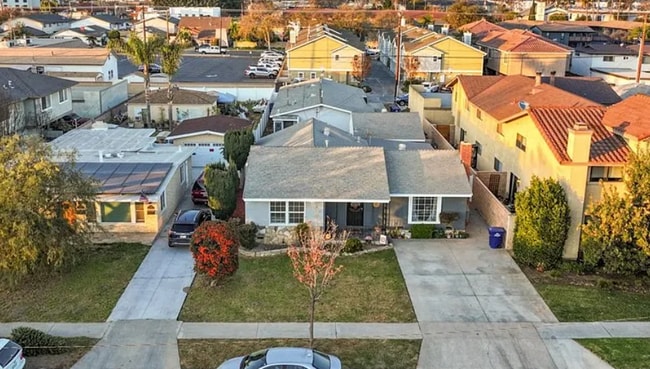 Building Photo - 4051 Howard Ave