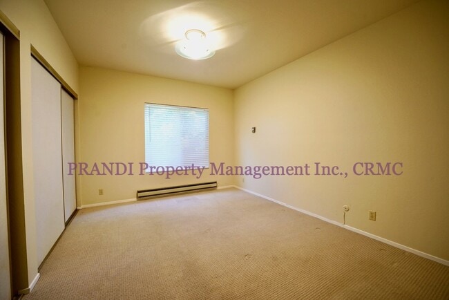 Building Photo - 2 Bedroom Condo with Waterfront Mt Tam Views