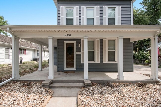 Building Photo - Adorable Millard Home