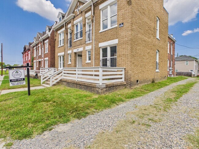 Building Photo - 204 Wellford St