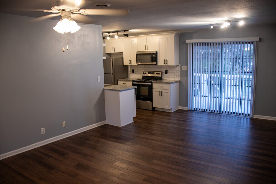 Building Photo - 938 Bradley Bell Dr