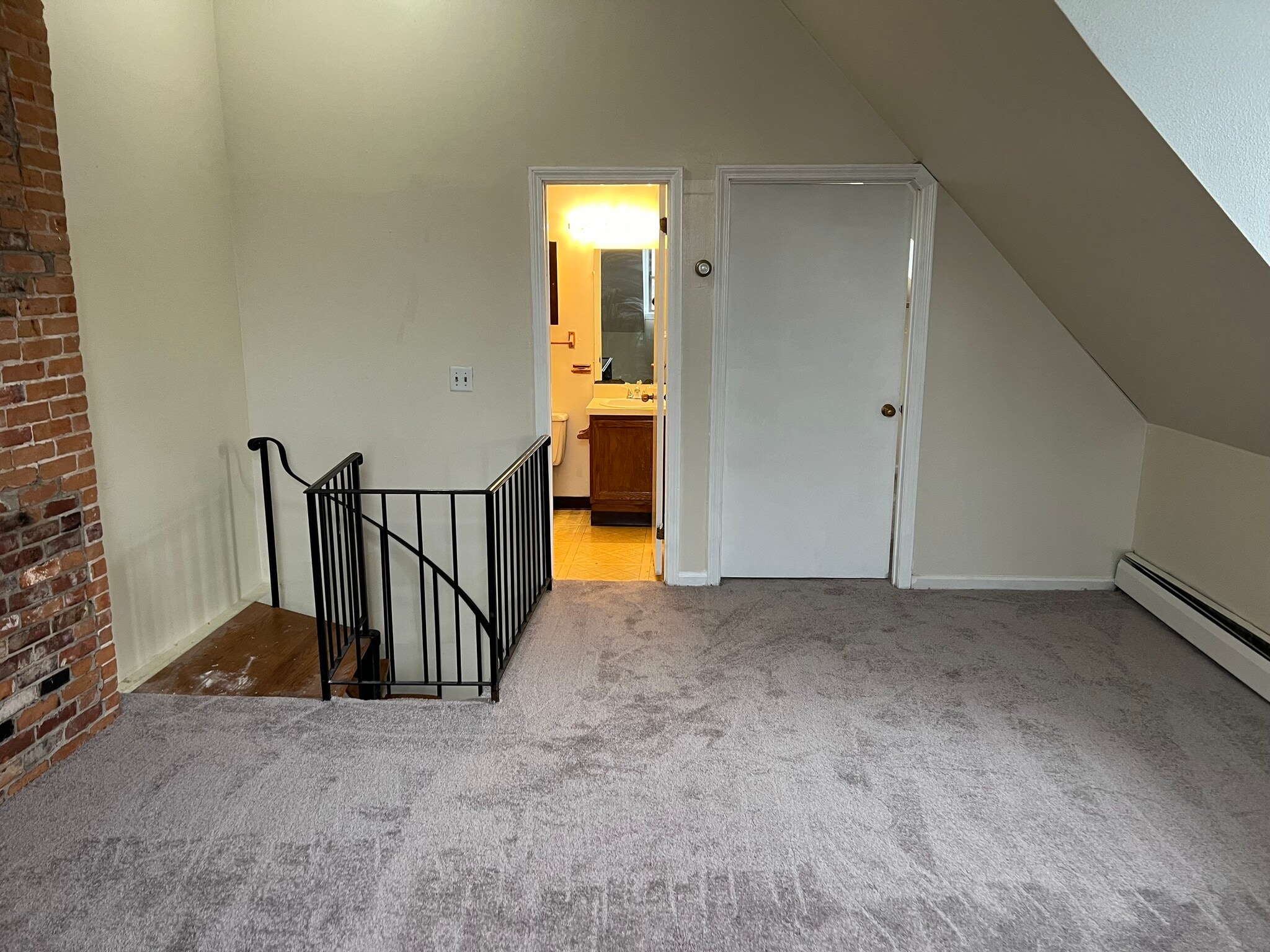 Building Photo - 17 Charter Oak Pl