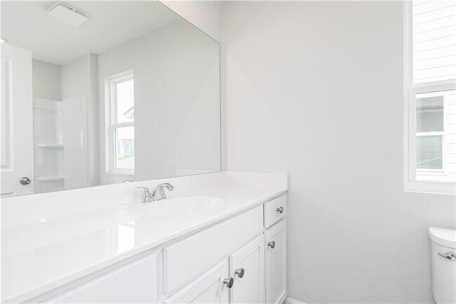 Building Photo - 3065 Cambridge Ml St