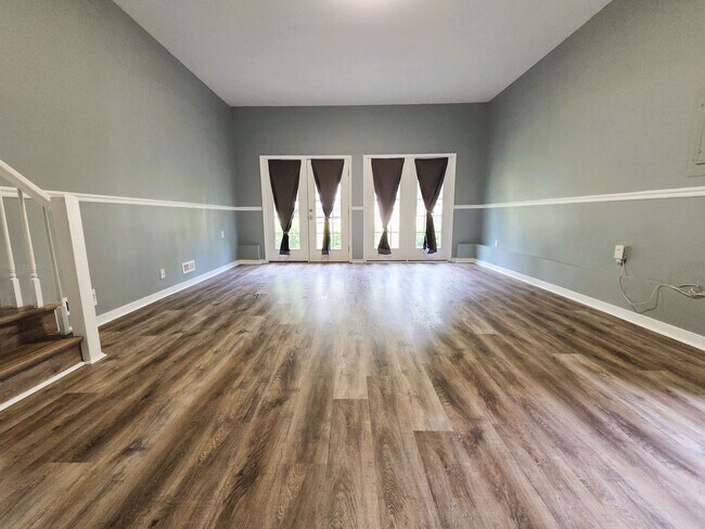 Building Photo - Well maintained 2 story home in Providence Creek Subdivision