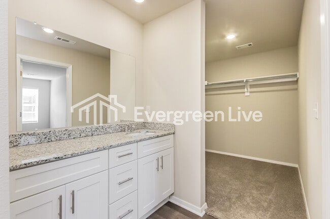 Building Photo - 2623 E Meramec St