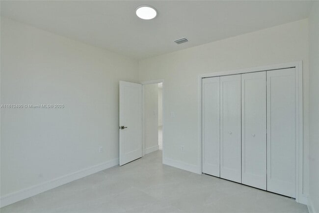 Building Photo - 301 E 51st St