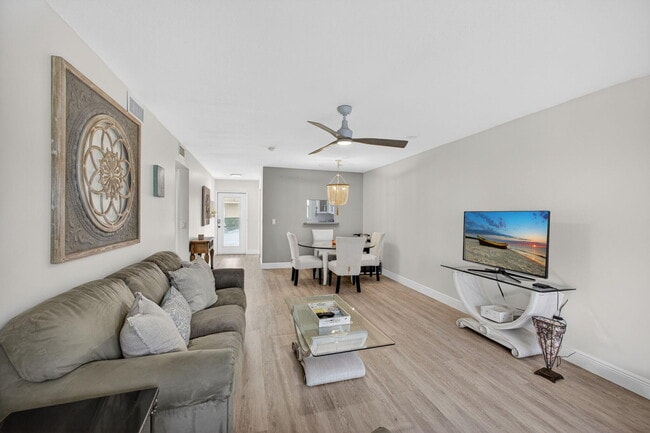 Building Photo - 2950 SE Ocean Blvd