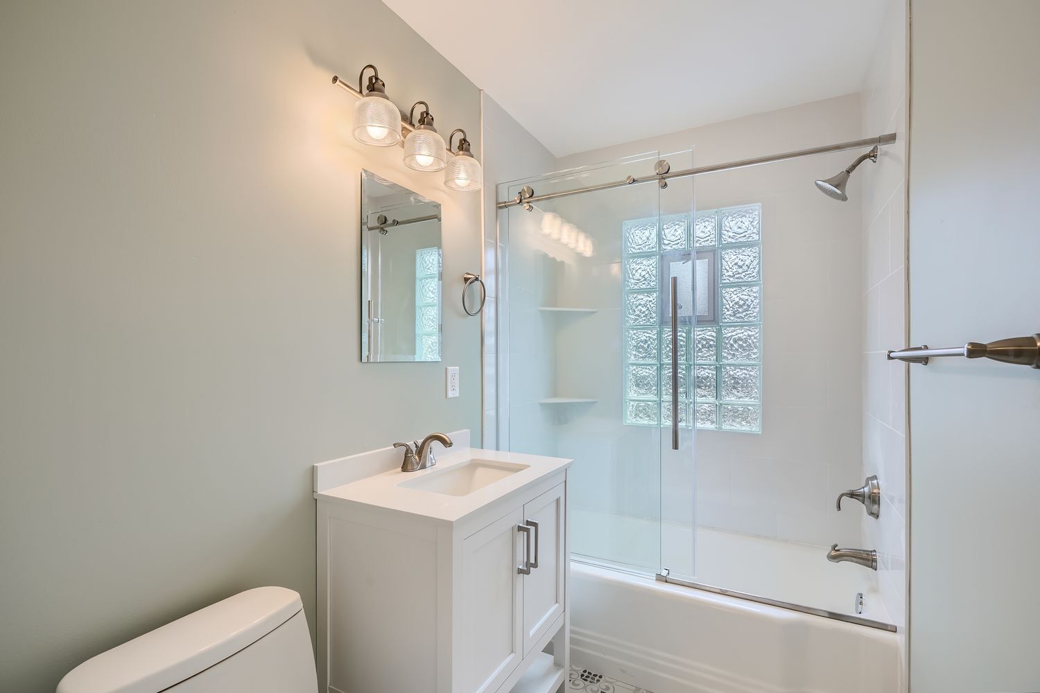 Building Photo - 5633 Saint Croix Ave N