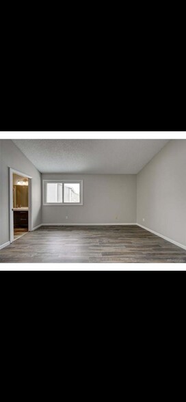 Building Photo - 3347 S Halifax Way