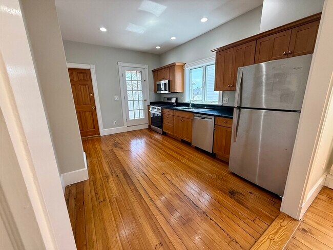 Building Photo - 38 Goldsmith St