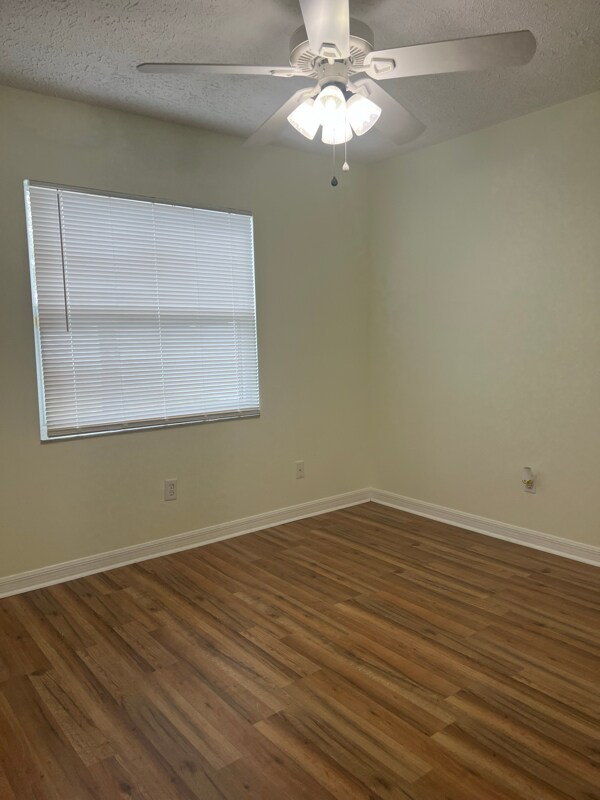 Building Photo - 8622 Brackenwood Dr