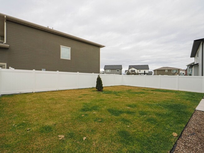 Building Photo - 3 bedroom, 2.5 Bathroom Saratoga Springs Home