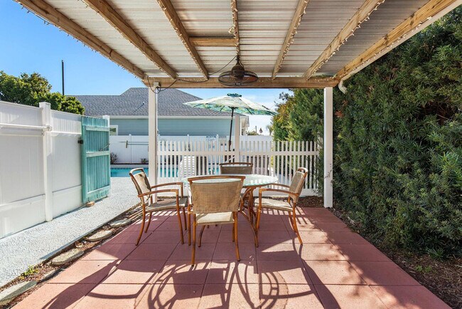 Building Photo - 217 Carol Pl