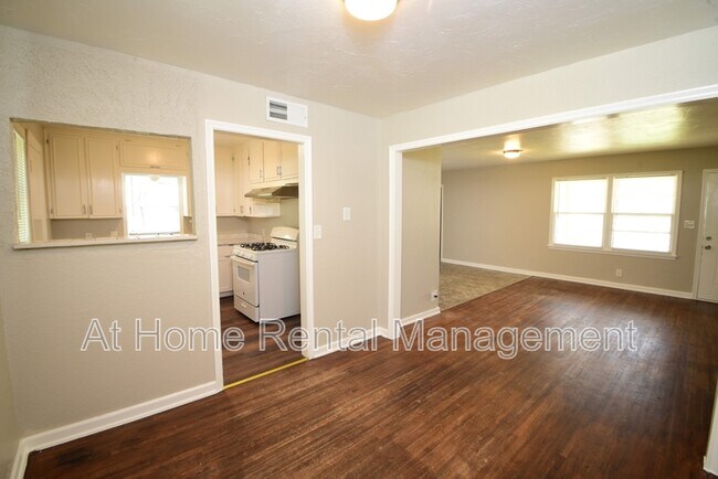 Building Photo - 6268 E Latimer St