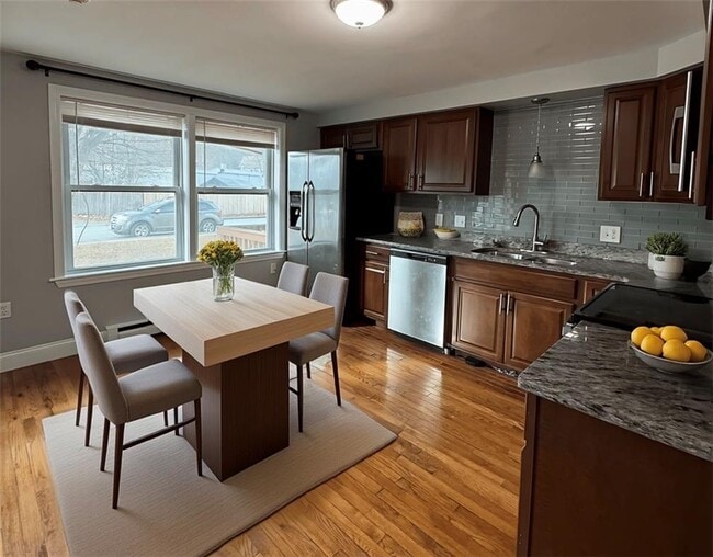 Building Photo - 52 Nancy St