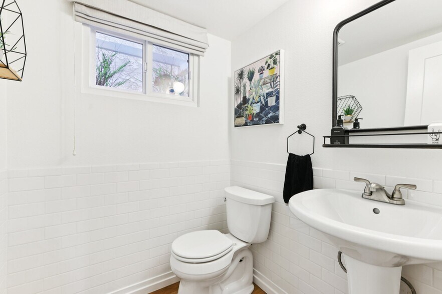 Building Photo - 665 Washington Blvd