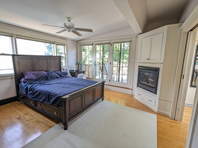 Building Photo - 17 Commonwealth Rd