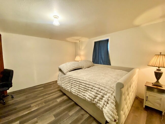 Building Photo - Space to Spare, Style to Love