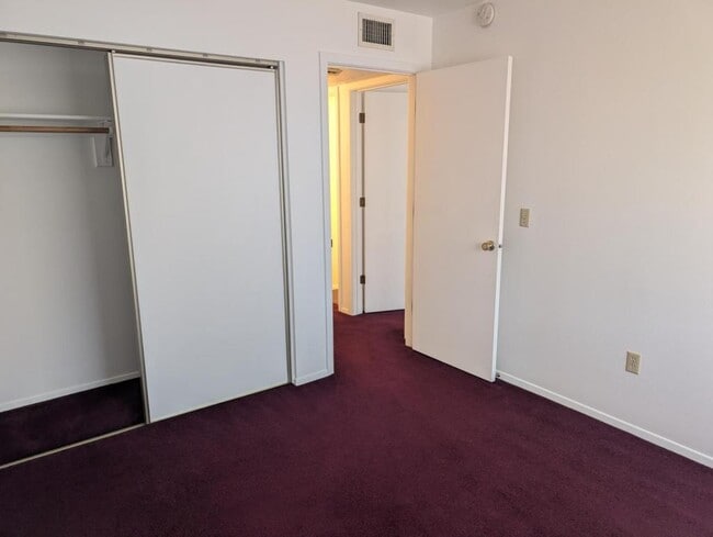 Building Photo - 1325 Presto St