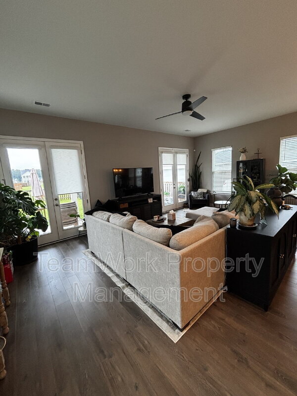 Building Photo - 214 Narrowleaf Ave