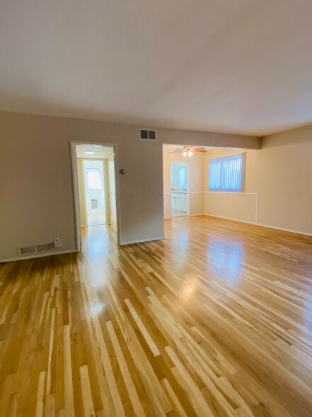 Building Photo - 283 S El Molino Ave