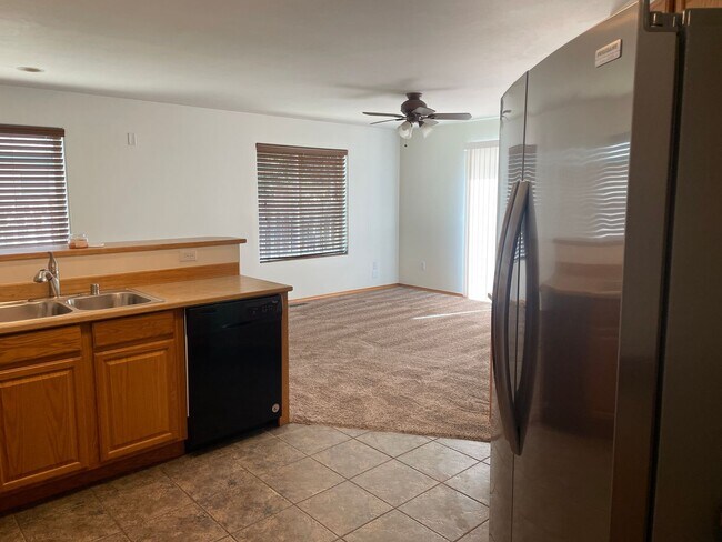 Building Photo - 1703 Fairway Dr NE