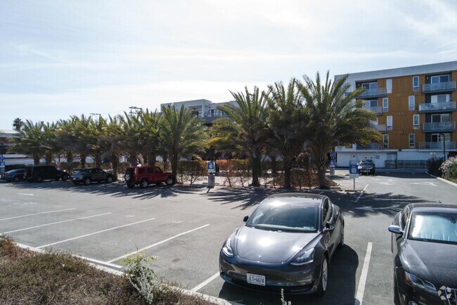 November 2022 - The Santa Monica Collection - 1430 Lincoln