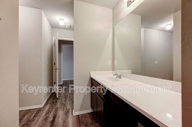 Building Photo - 9440 SW 44th Terrace