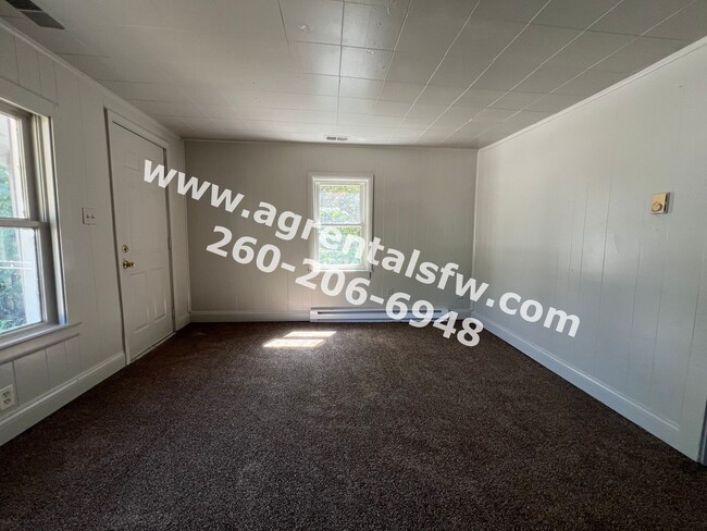 Building Photo - 3 Bedroom House - $200 Off first months rent