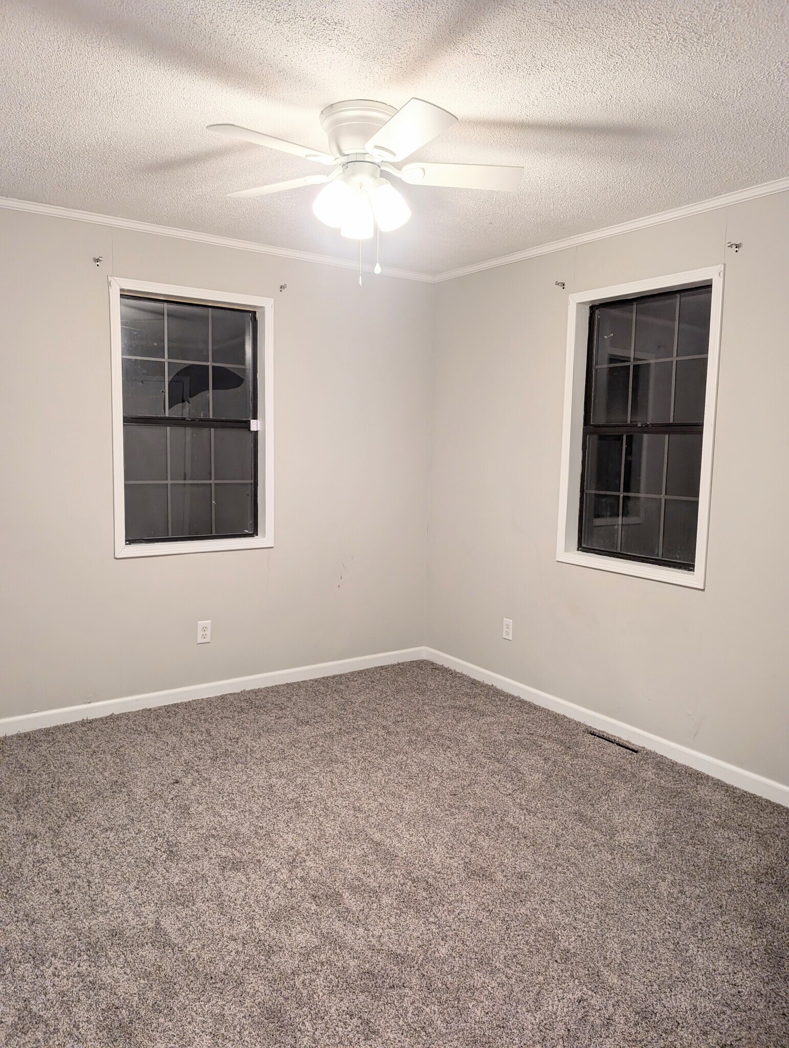 Building Photo - 200 E Jean St