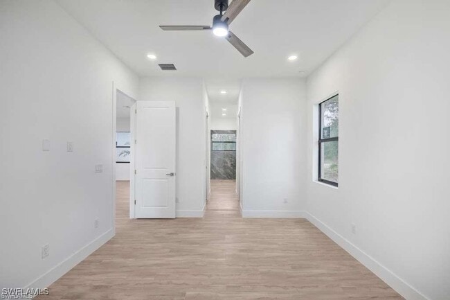 Building Photo - 812 Homestead Rd S