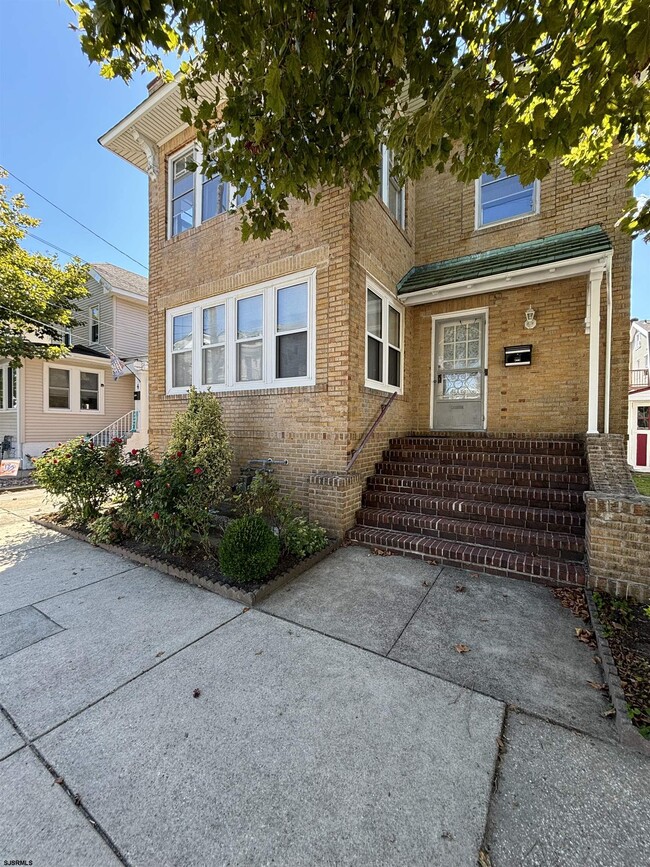 Primary Photo - 6 N Austin Ave