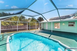 Building Photo - 4657 SW Leeward St