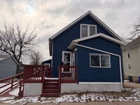 Building Photo - Accessible 2-Bedroom Home with Ramp and Reserved Parking!