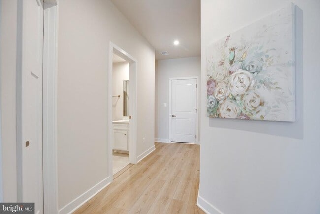 Building Photo - 4468 Sulford Ter