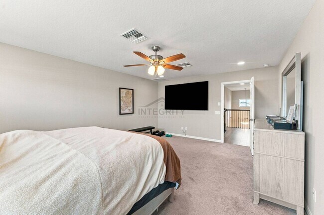 Building Photo - 9464 Crescent Ray Dr